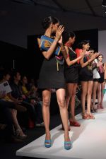 Model walk the ramp for Sannam Chopra Talent Box show at Lakme Fashion Week Day 2 on 4th Aug 2012 (43).JPG